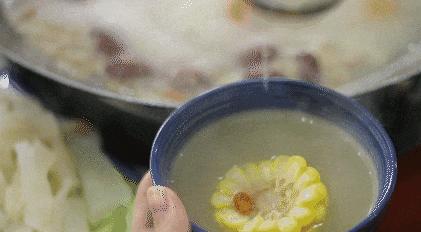 DƬ